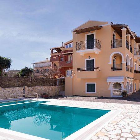 Athineos Apartment'S Дассия Экстерьер фото